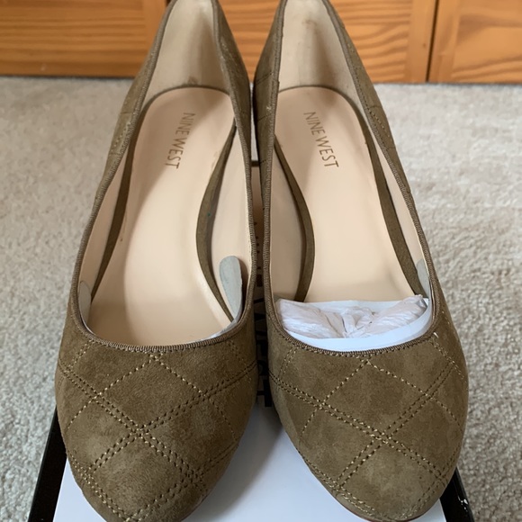 Brown suede block heel shoes - Picture 2 of 6